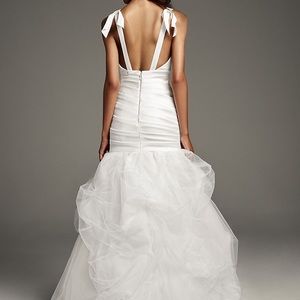 NWT Vera Wang size 6